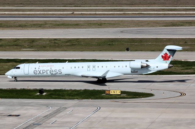 Canadair Regional Jet CRJ-700 (C-GLJZ) - 01-12-2012