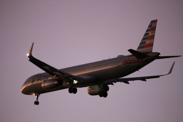 Airbus A321 (N989AU)