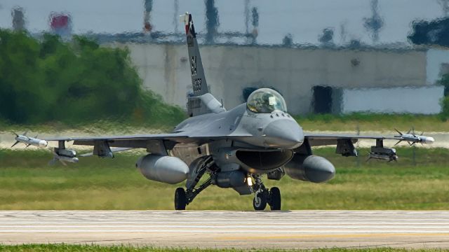 Lockheed F-16 Fighting Falcon (86-0353)