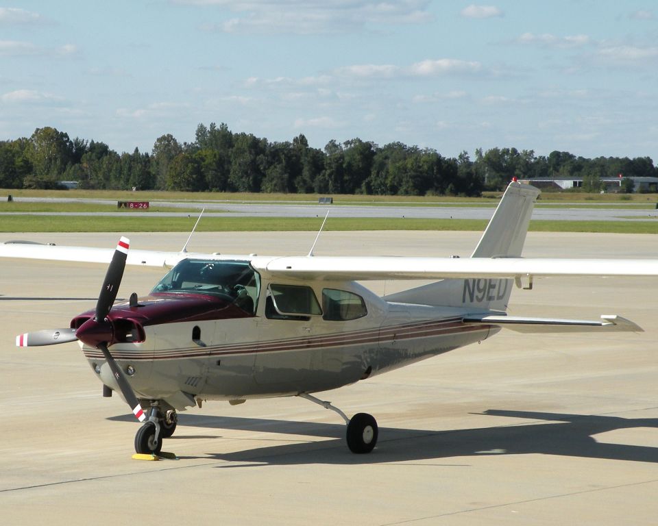 Cessna Centurion (N9ED)