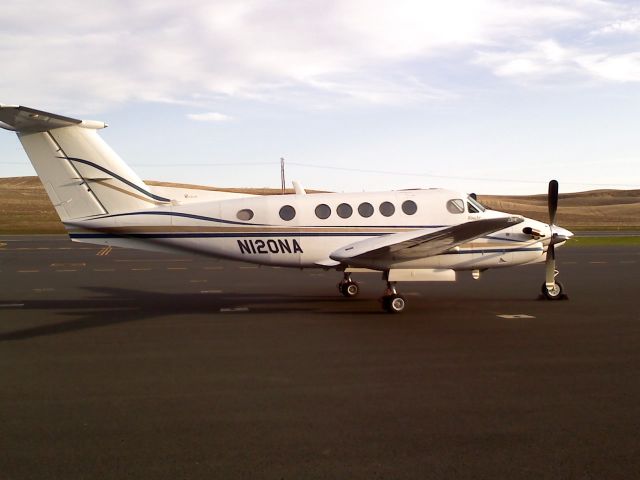 Beechcraft Super King Air 200 (N120NA)