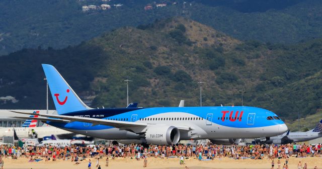 Boeing 787-8 (PH-TFK) - Arke fly departing at TNCM St Maarten.