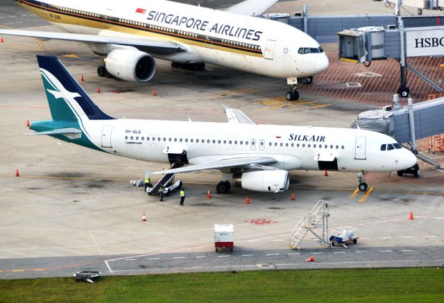 Airbus A320 (9V-SLQ)