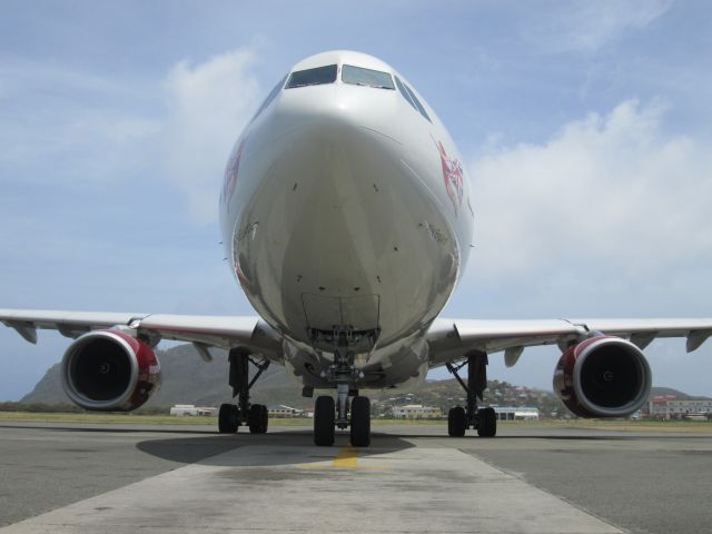 Airbus A330-300 (G-VWAG)