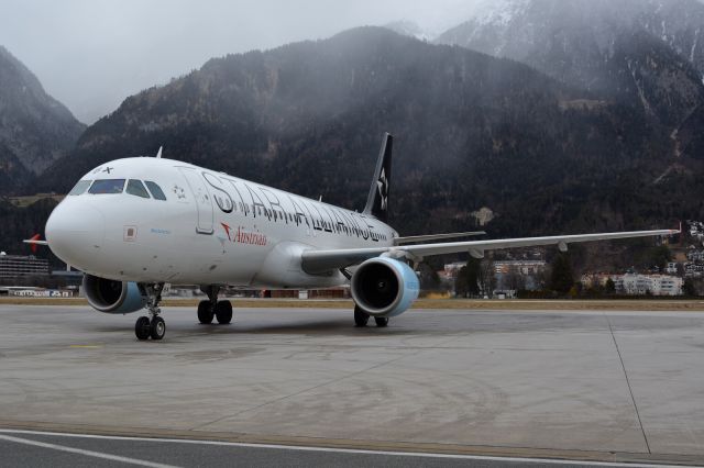 Airbus A320 (OE-LBX)