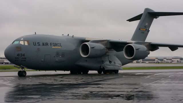 Boeing Globemaster III — - Arrive CLT for Presidential visit, 4/14/15