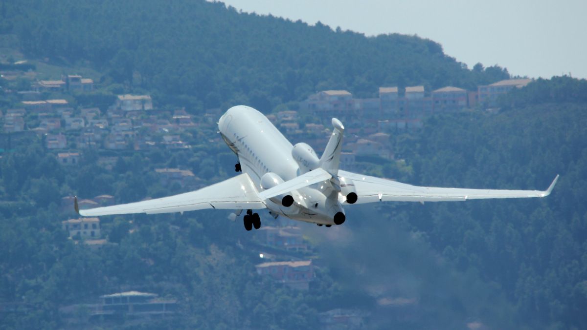 Dassault Falcon 7X (LX-TQJ)