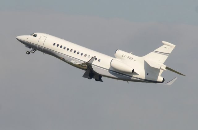 Dassault Falcon 7X (LX-FDA)