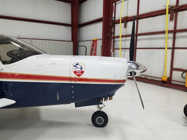 Piper Saratoga (N976WB)