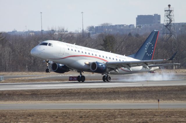 Embraer 170/175 (N806MD)