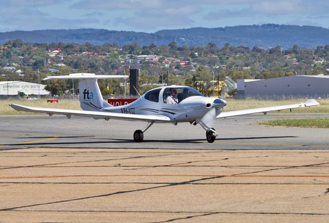 Diamond Star (VH-YTZ) - FLIGHT TRAINING ADELAIDE - DIAMOND DA-40 DIAMOND STAR - REG VH-YTZ (CN 40.777) - PARAFIELD AIRPORT ADELAIDE SA. AUSTRALIA - YPPF (23/11/2016