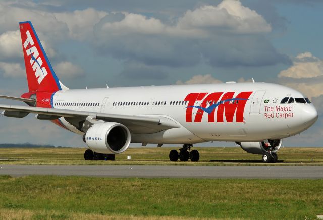 Airbus A330-200 (PT-MVQ) - TAM