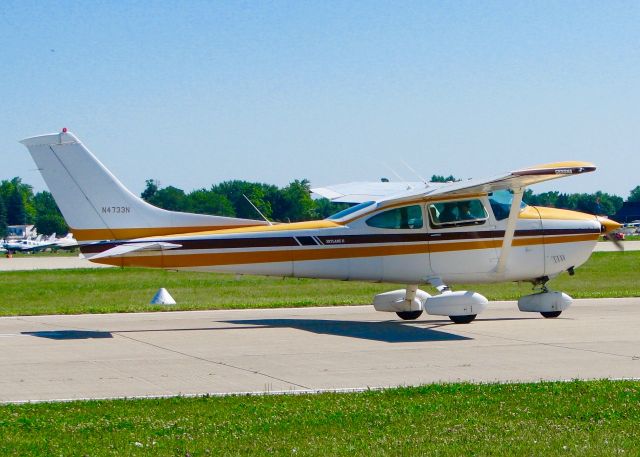 Cessna Skylane (N4733N) - At Oshkosh. 1979 Cessna 182Q Skylane