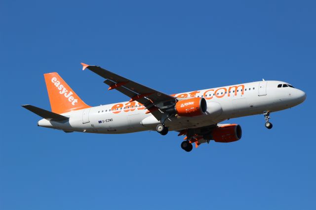 Airbus A320 (G-EZWD)