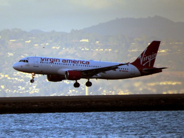 Airbus A320 (N622VA)