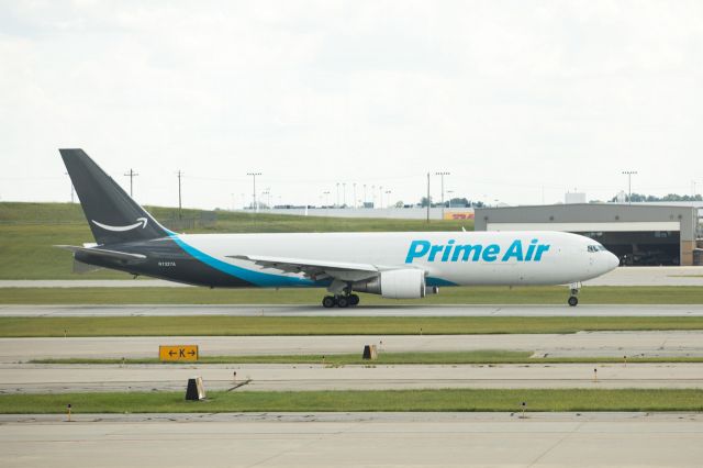 BOEING 767-300 (N1327A) - Taxiing to runway at CVG