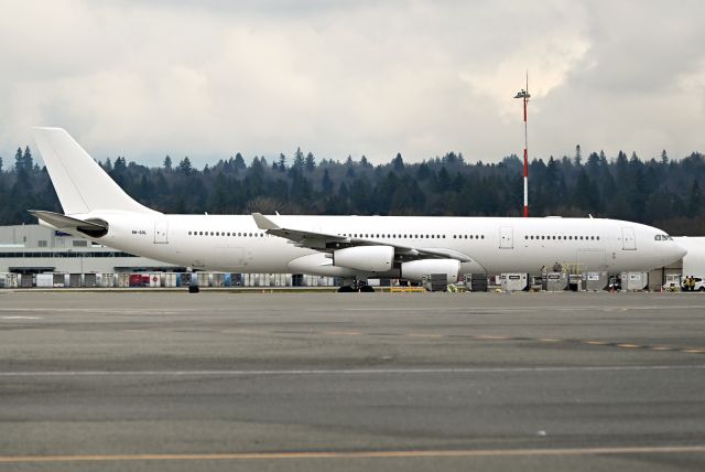 Airbus A340-300 (9H-SOL)