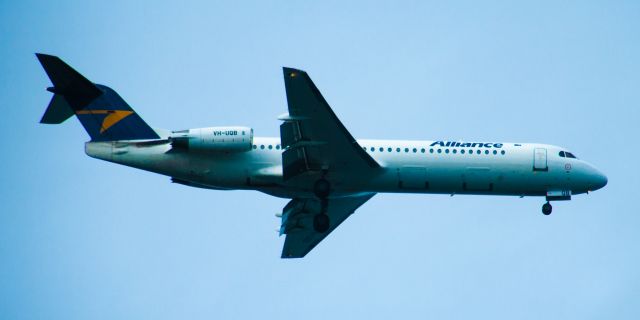 Fokker 100 (VH-UQB)