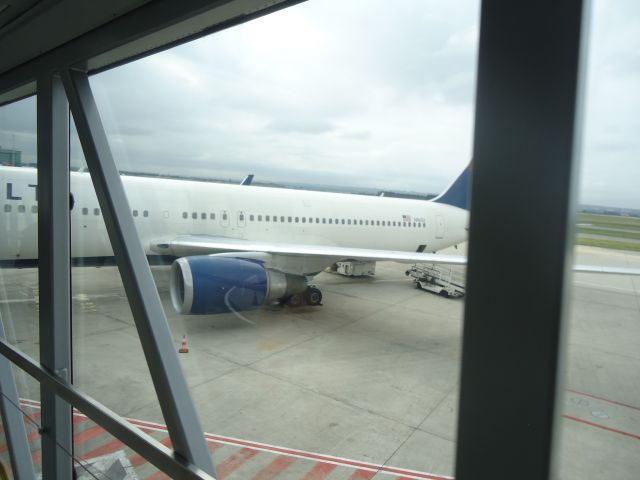 BOEING 767-300 (N1602)