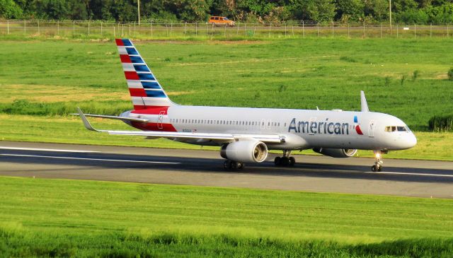Boeing 757-200 (N190AA)