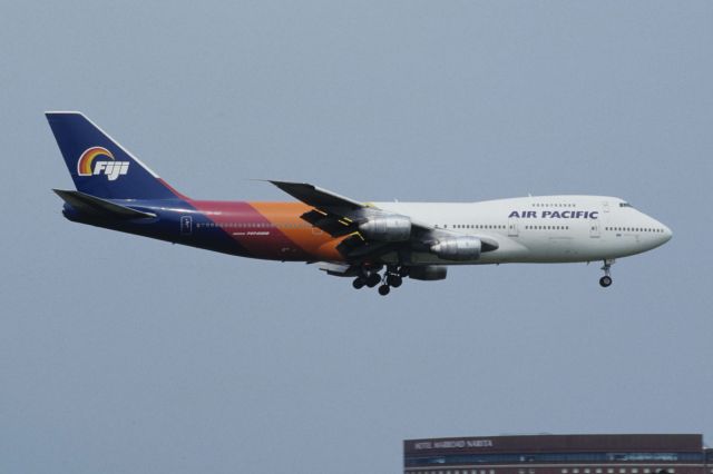 Boeing 747-200 (ZK-NZY) - Short Final at Narita Intl Airport Rwy16R on 1996/05/20