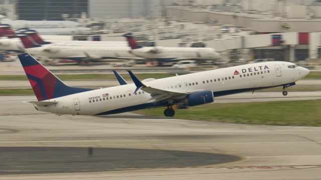 Boeing 737-900 (N859DN)