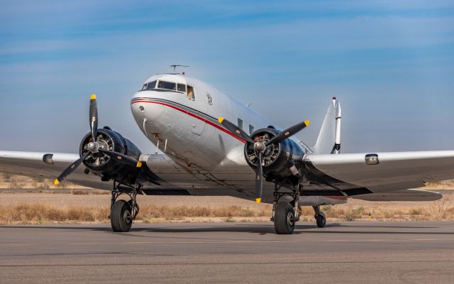 Douglas DC-3 (N86584)