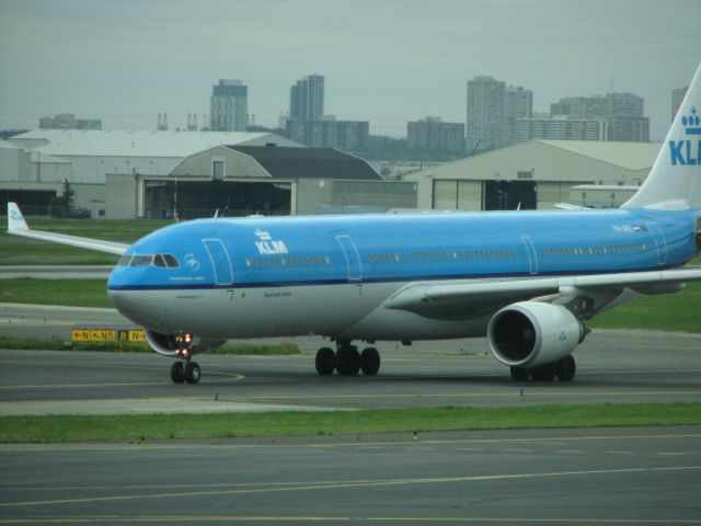 Airbus A330-300 (PH-AKE) - Ahh. So many airplanes to see at Pearson. My wife and children had to drag me away from the windows so we wouldnt miss our flightð. 