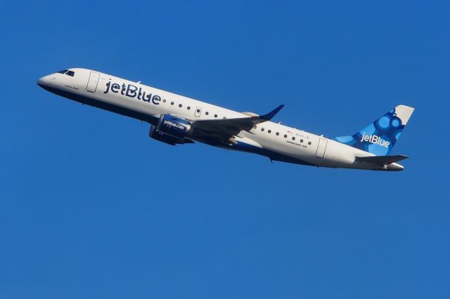 Embraer ERJ-190 (N190JB)