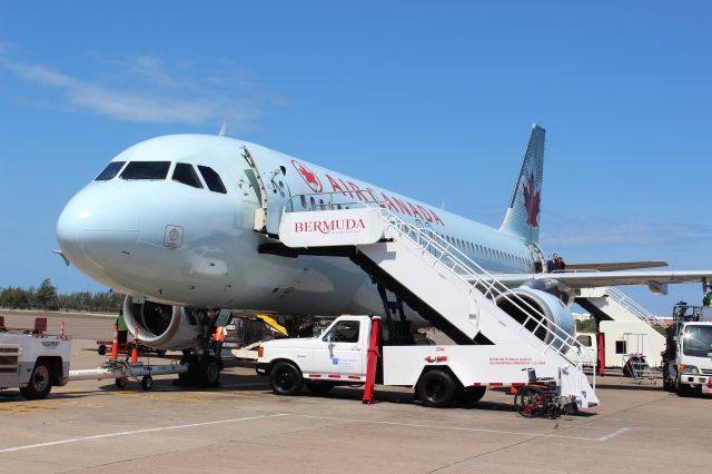 Airbus A320 (C-FTJR) - Welcome to Bermuda