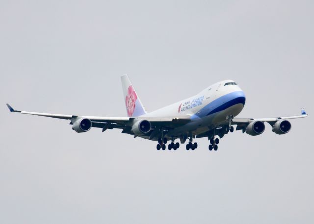 Boeing 747-400 (B-18721) - At DFW. Boeing 747-409F/SCD