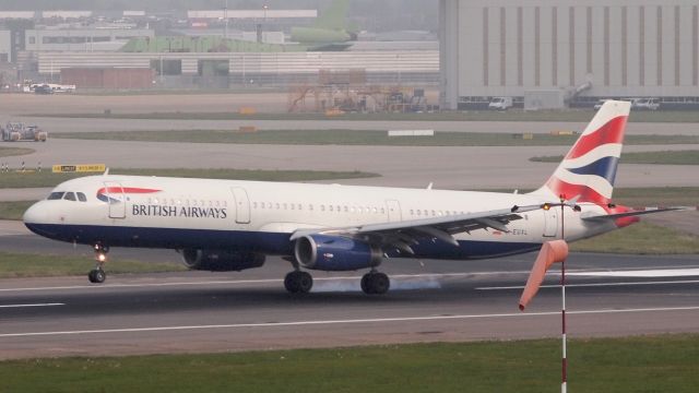 Airbus A321 (G-EUXL)