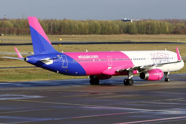 Airbus A321 (HA-LXB)