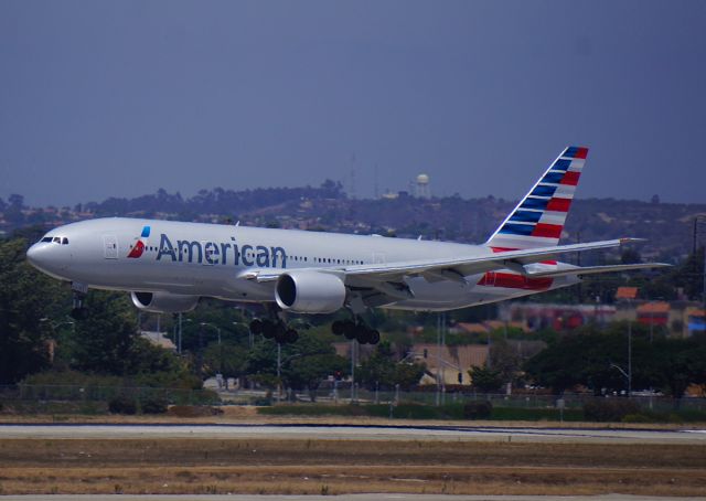 Boeing 777-200 (N774AN)