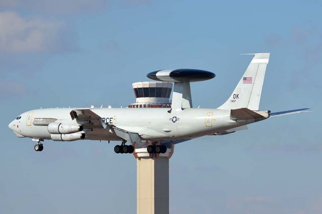 Boeing 707-300 (71-1407) - Boeing E-3B 71-1407 Sentry of the 964th ACCS/552nd AW based at Tinker Air Force Base, Oklahoma at Phoenix Sky Harbor on January 9, 2016. 