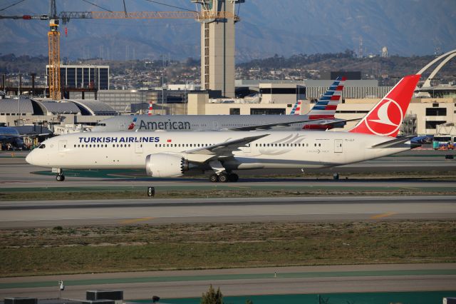 Boeing 787-9 Dreamliner (TC-LLF)