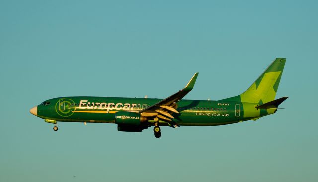 Boeing 737-800 (ZS-ZWT) - Landing 03R OR Tambo International