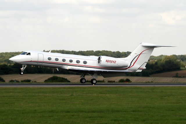 Gulfstream Aerospace Gulfstream IV (N202VZ) - Touching down on R26 on 21-Sep-10 on a flight from EKCH.