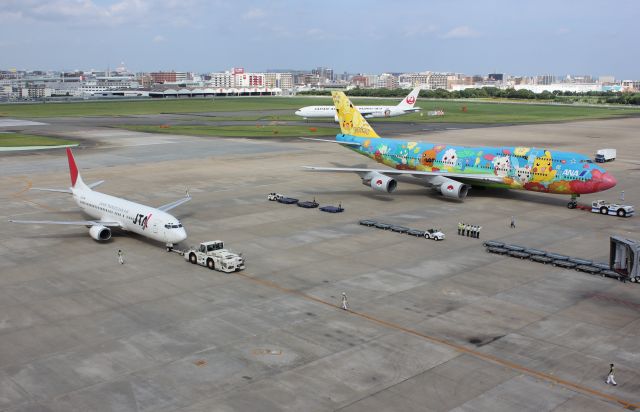 Boeing 737-700 (JA8940)