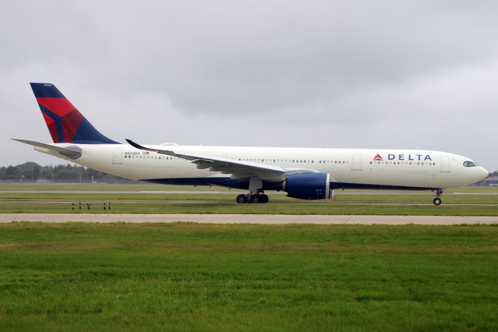 Airbus A330-900 (N423DX) - Taxiing to depart rwy 09R on 31-Aug-23 operating flight DAL51 to KSLC on its first visit to EGLL.