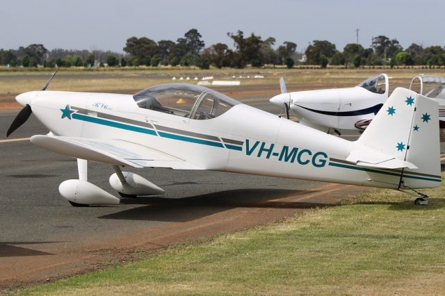 Vans RV-7 (VH-MCG)