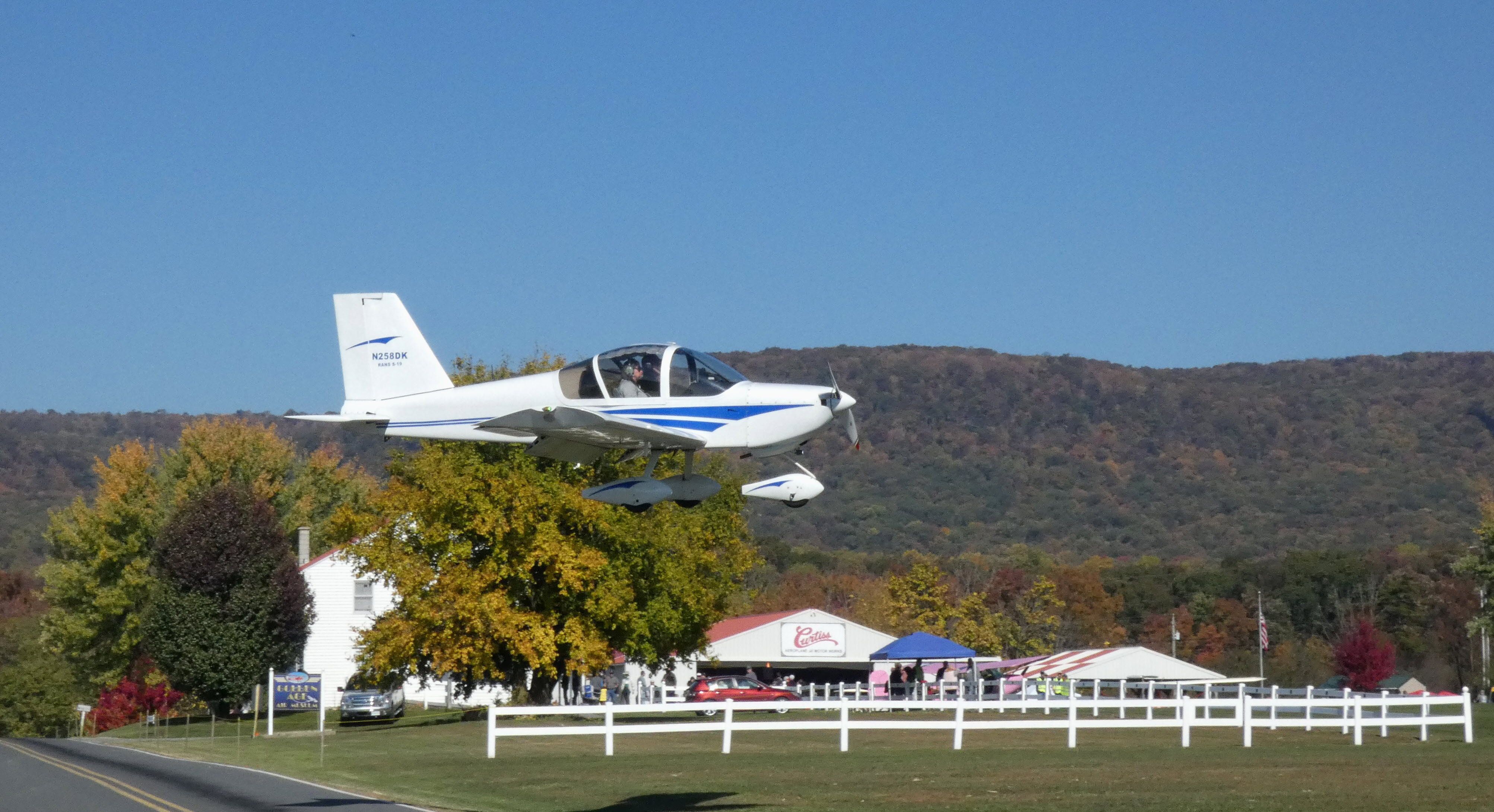 RANS S-19 Venterra (N258DK) - On short final is this 2011 Allyn Kaste Rans S-19 Venterra Experimental from the Autumn of 2022.