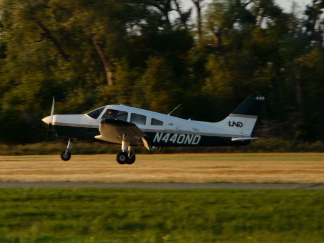 Piper Cherokee (N440ND)