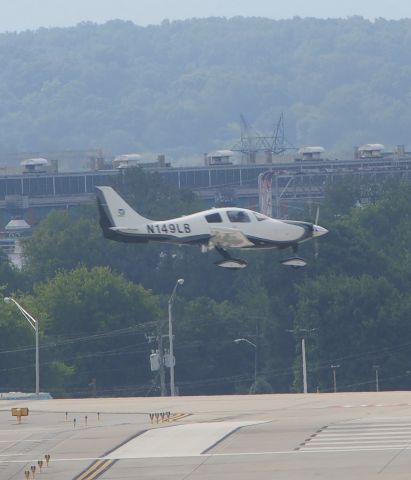 Cessna 400 (N149LB) - N149LB landing 