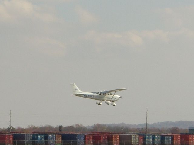 Cessna Skyhawk (N53587)