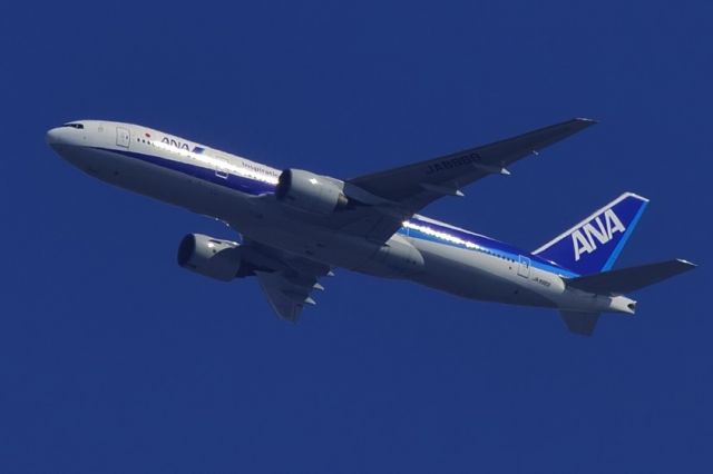 Boeing 777-200 (JA8969) - Climbing! Amazing visibility!