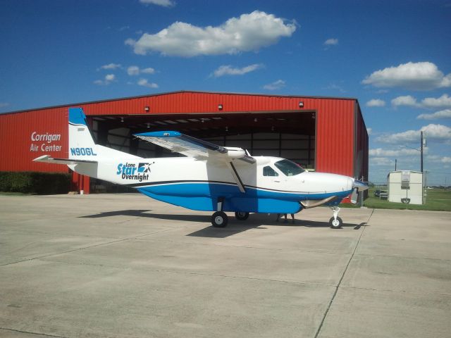 Cessna Caravan (N90GL) - Fresh off of a fine paint job by Corrigan Air Center!