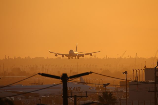 Boeing 747-400 (HL7605)