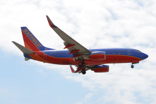 N221WN — - Southwest 737 landing at LAX