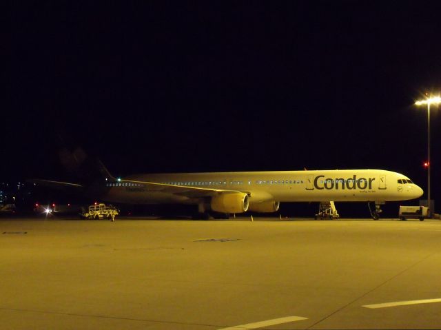 BOEING 757-300 (D-ABOK)